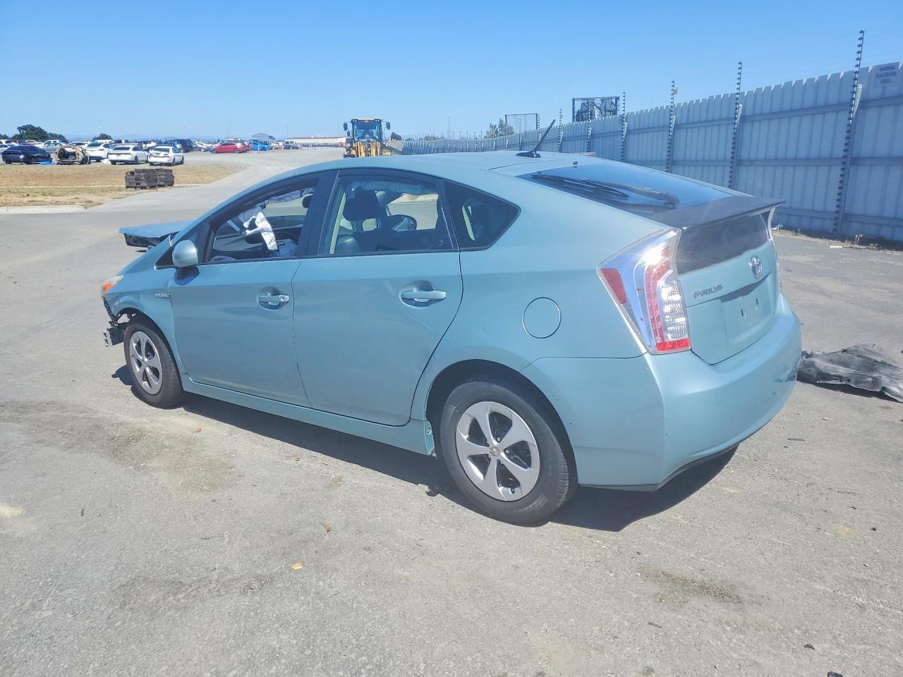 2013 Toyota Prius Four - Фото 2