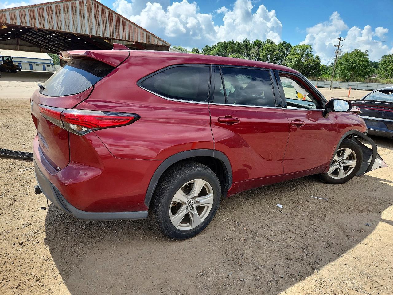 2020 Toyota Highlander Le - Image 3