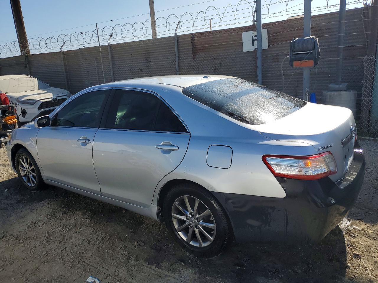 2010 Toyota Camry Hybrid - Фото 2