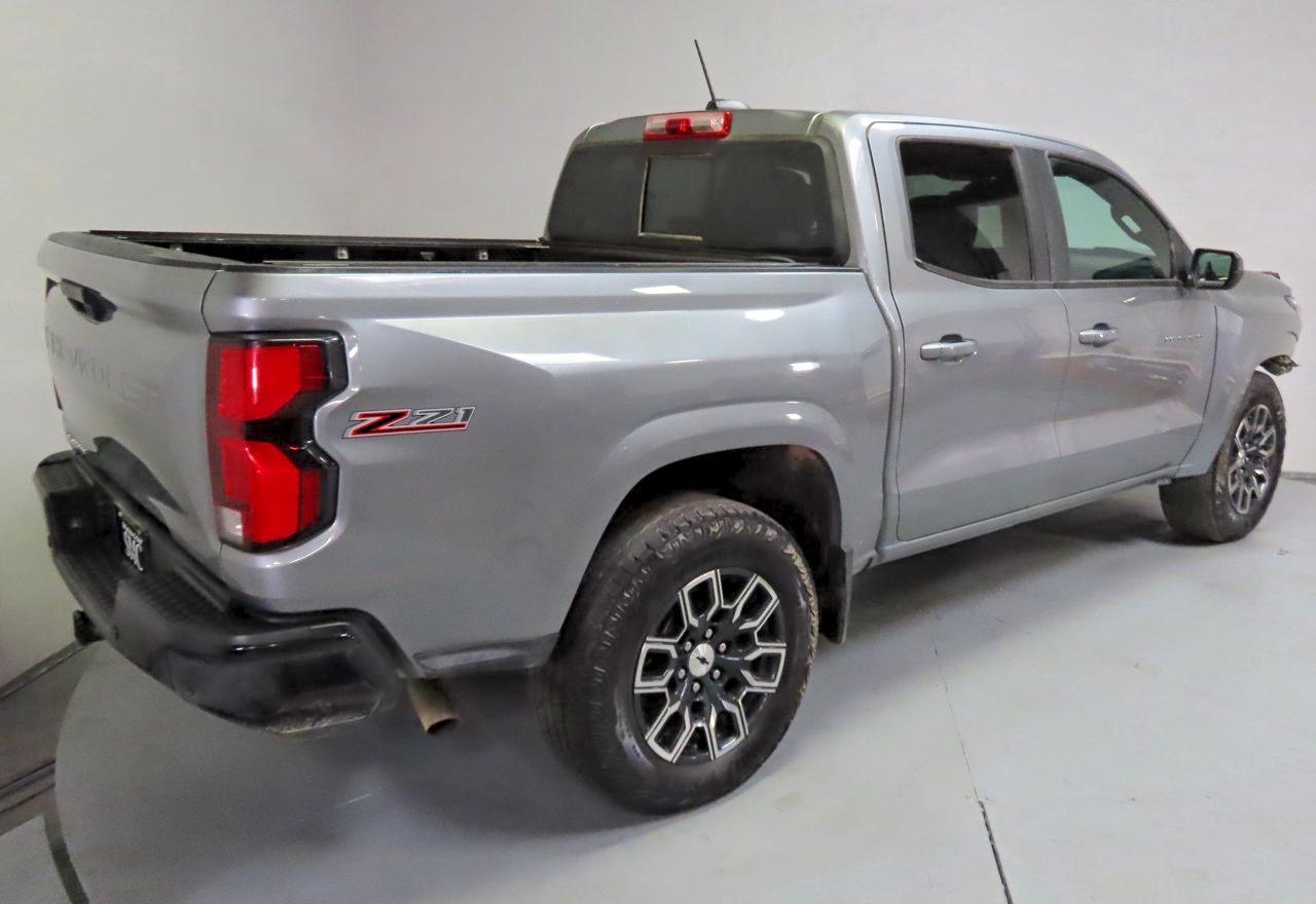 2023 Chevrolet Colorado Z71 - Фото 3