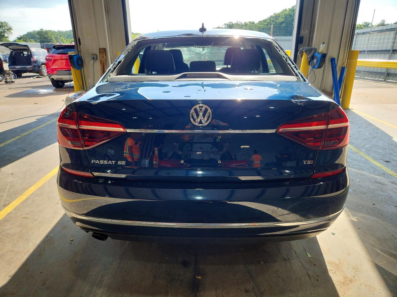 2018 Volkswagen Passat Se - Фото 6