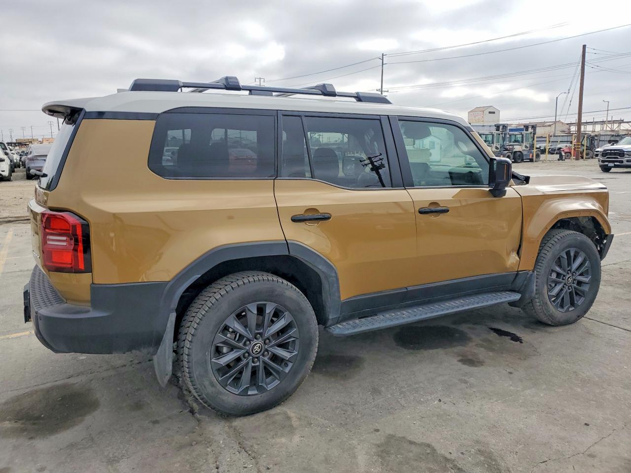 2025 Toyota Land Cruiser Base - Фото 3