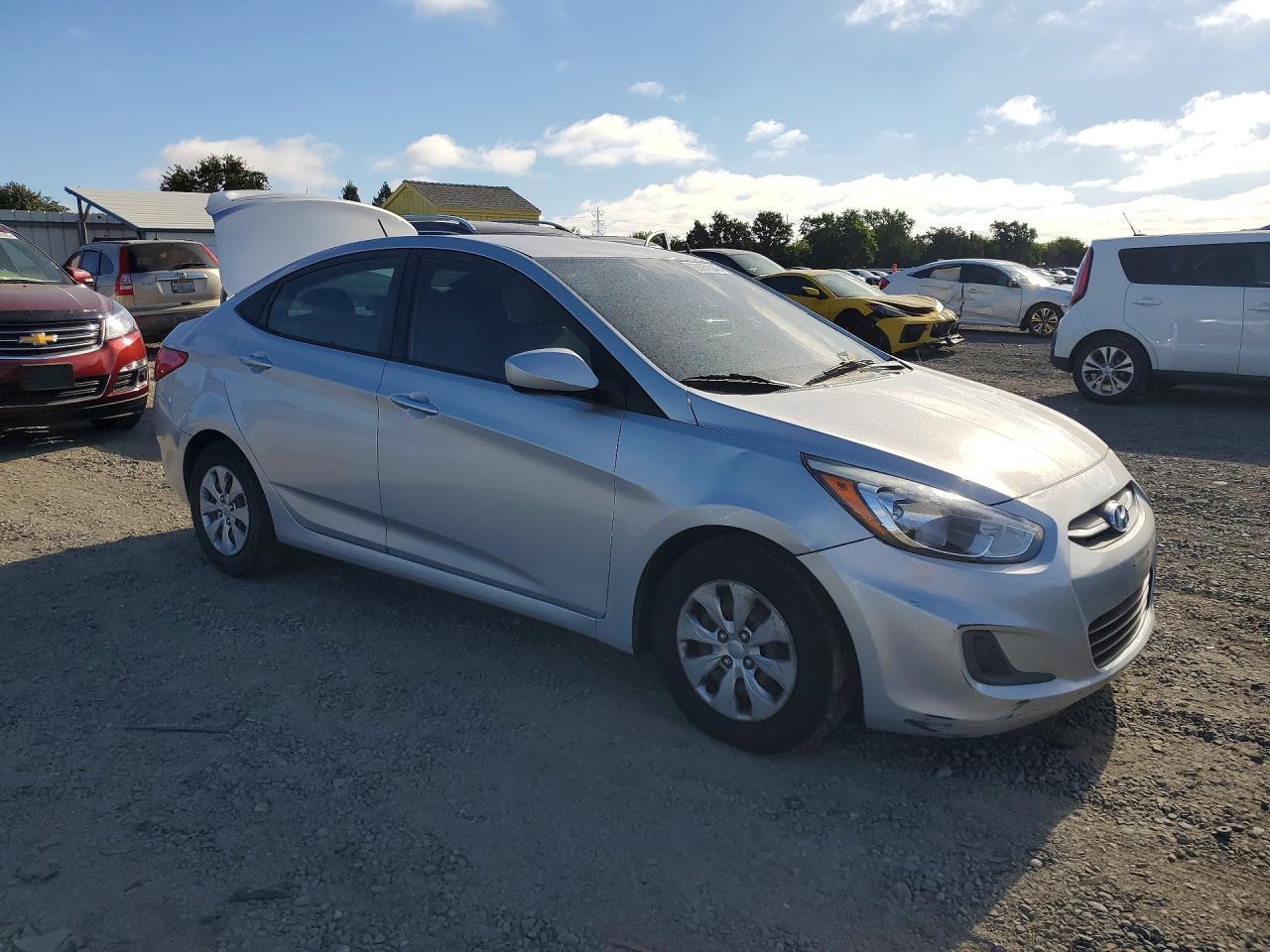 2017 Hyundai Accent Se - Image 4