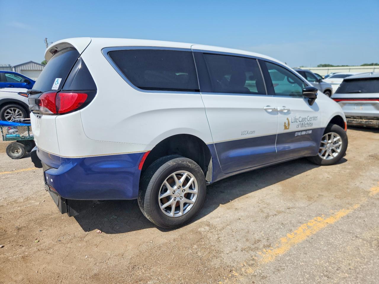2025 Chrysler Voyager Lx - Image 3