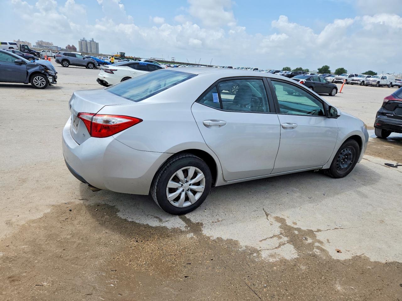 2016 Toyota Corolla Le - Image 3
