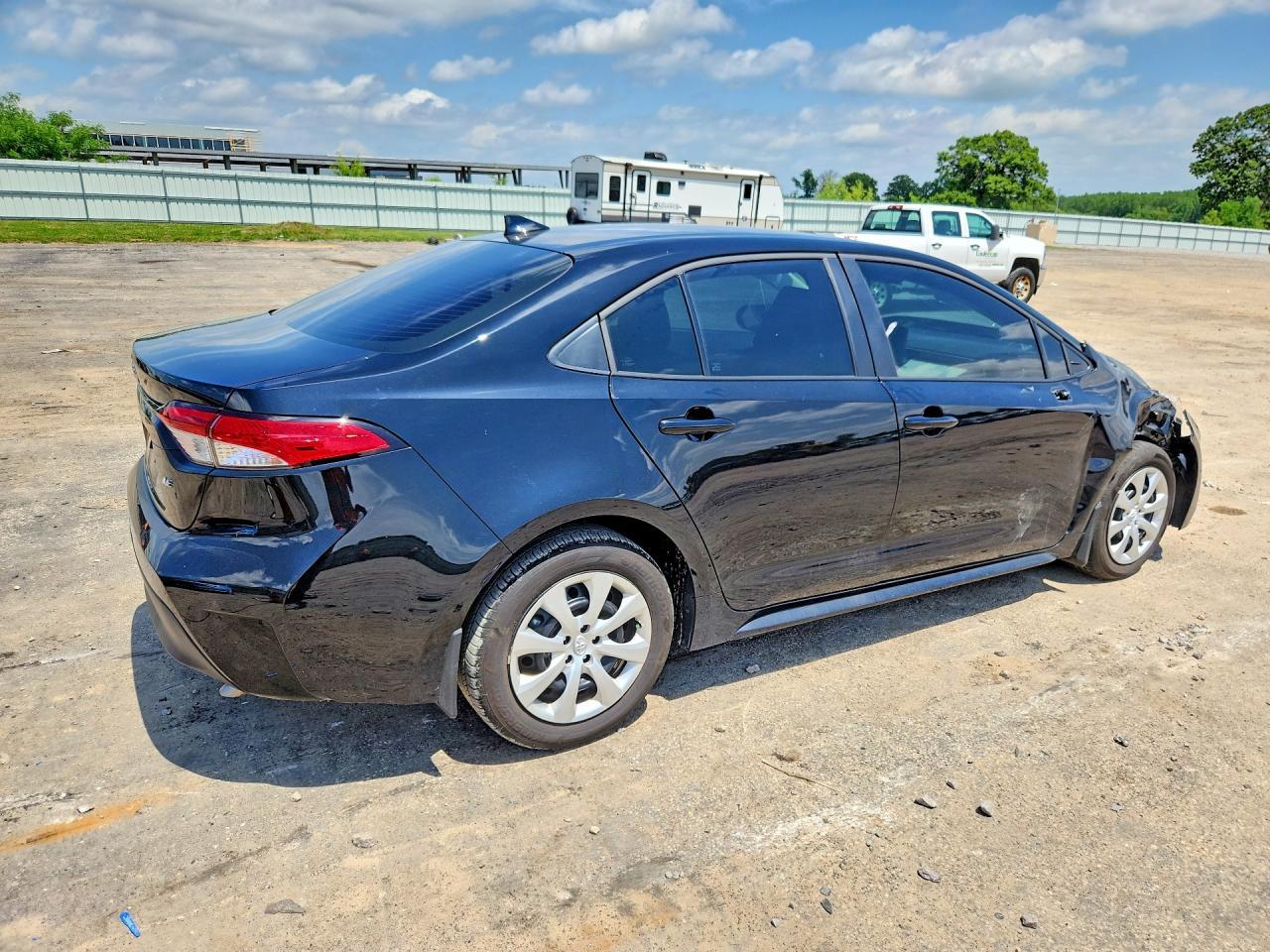 2025 Toyota Corolla Le - Фото 3