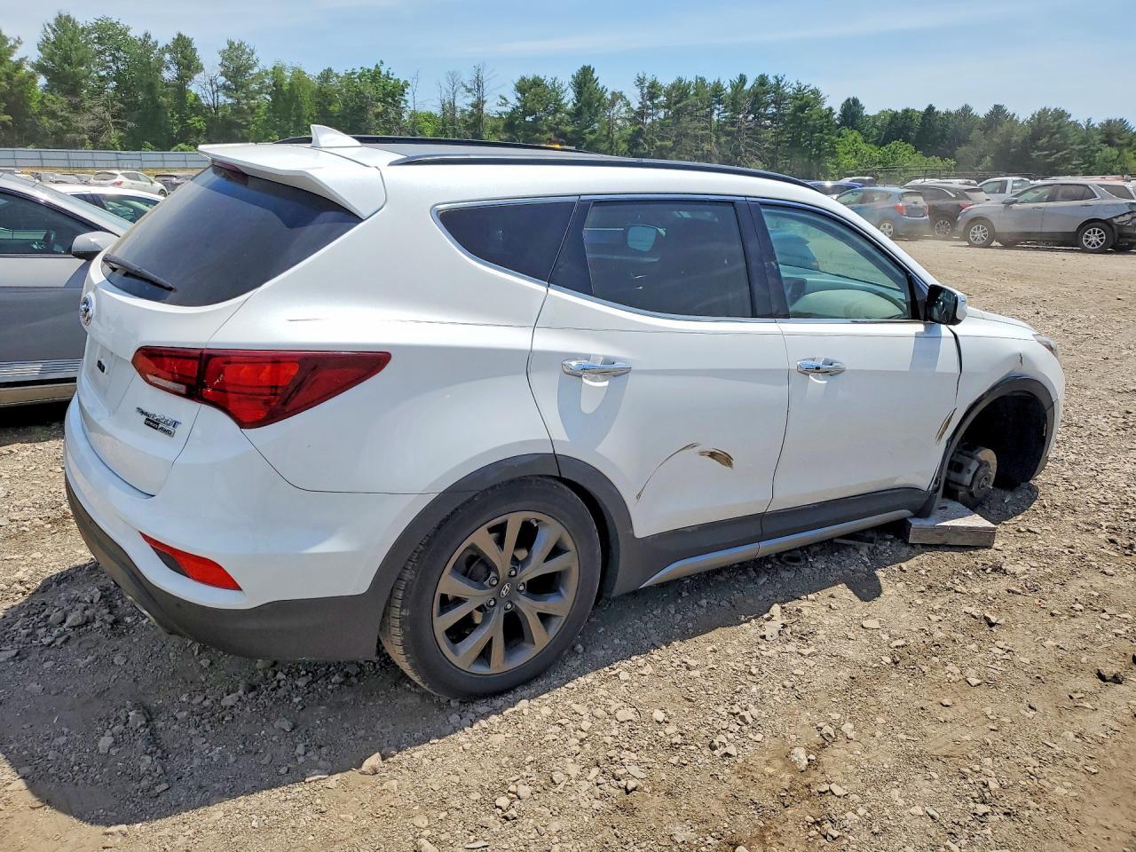 2017 Hyundai Santa Fe Sport 2.0T Ultimate - Image 3