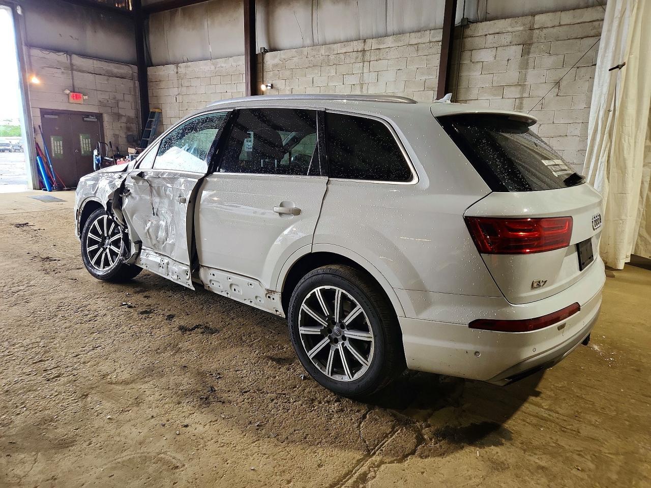 2019 Audi Q7 Premium Plus - Фото 2