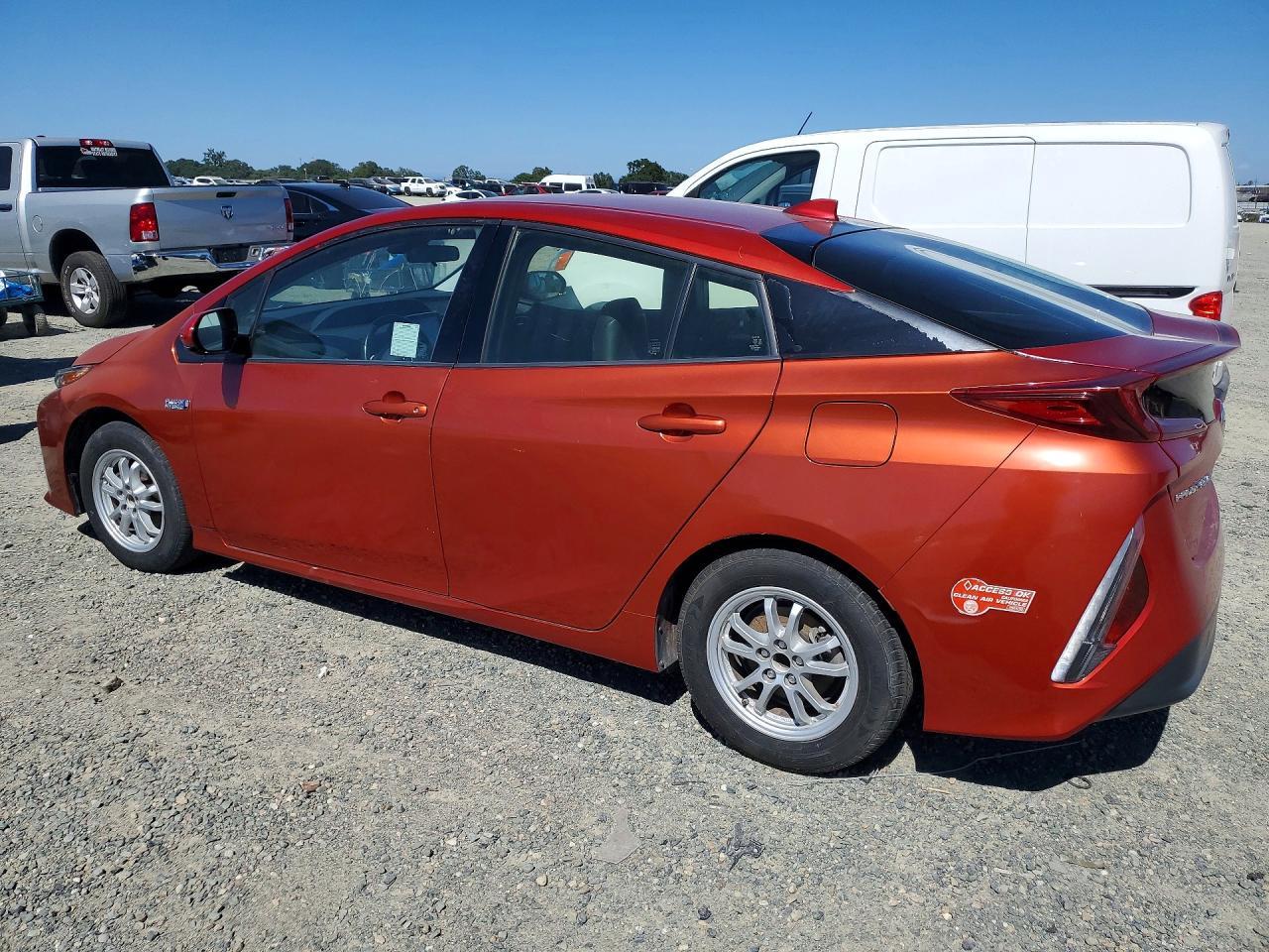 2017 Toyota Prius Prime Premium - Фото 2