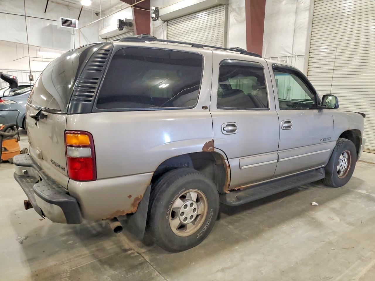 2001 Chevrolet Tahoe K1500 - Фото 3