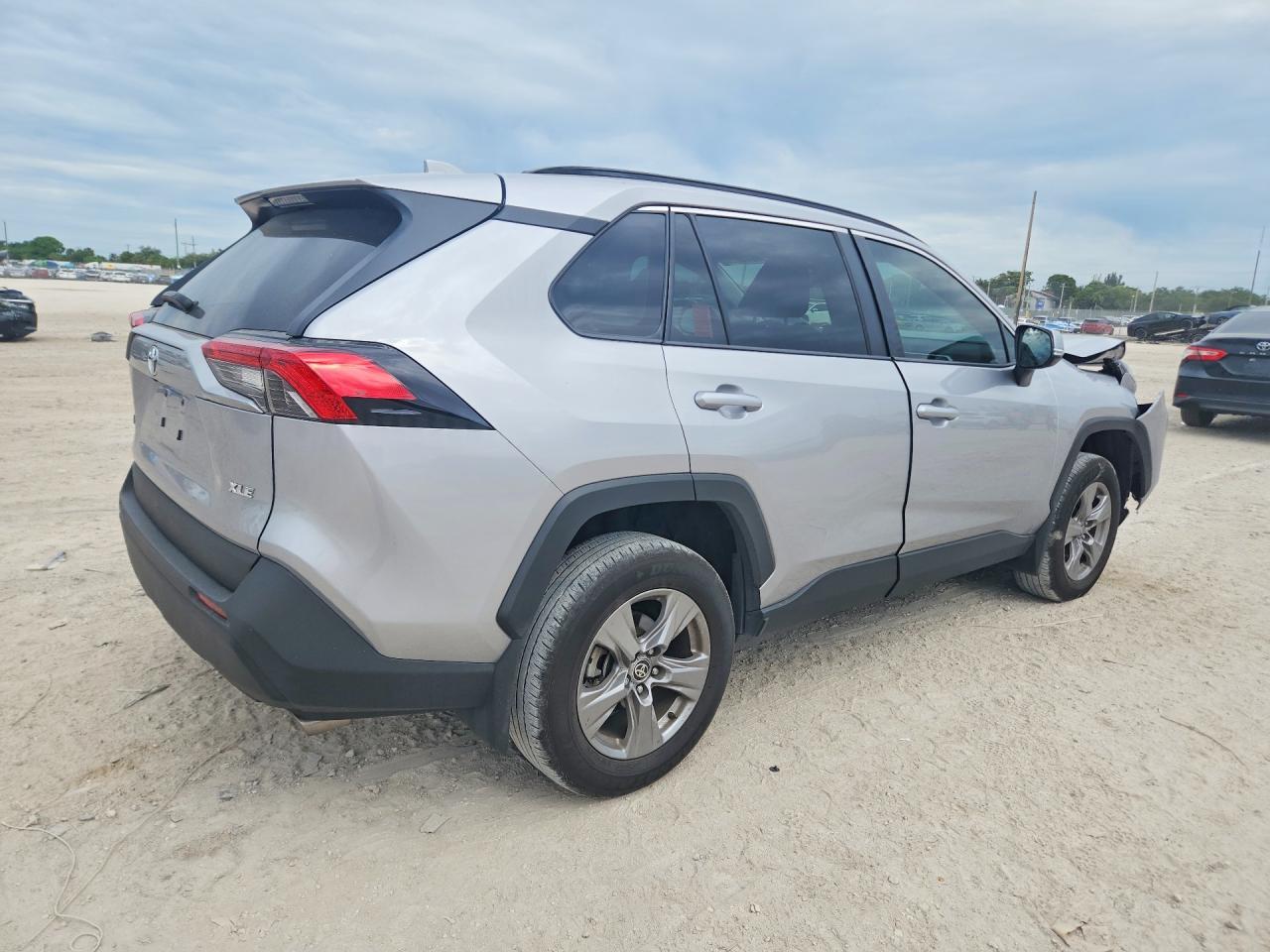 2024 Toyota Rav4 Xle - Image 3