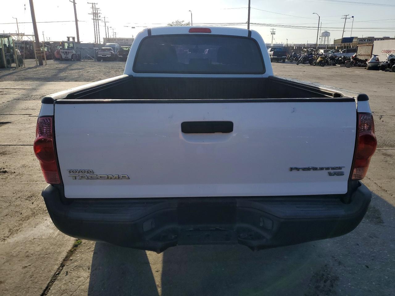 2015 Toyota Tacoma Prerunner V6 - Фото 6