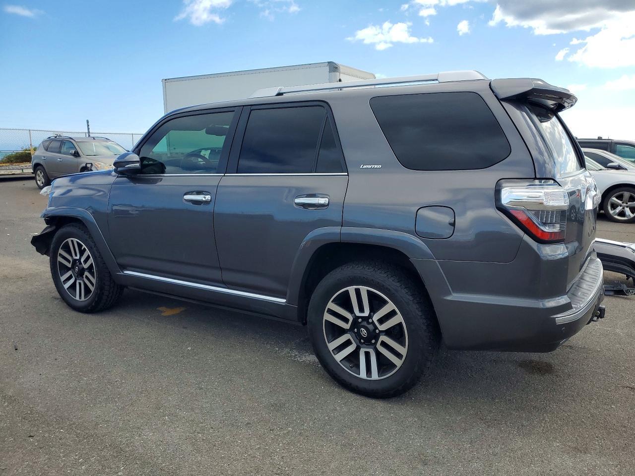 2017 Toyota 4Runner Sr5 - Image 2