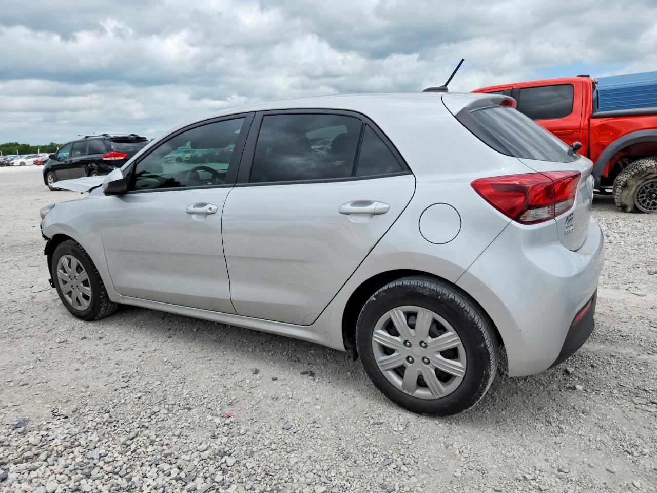 2022 Kia Rio S - Фото 2