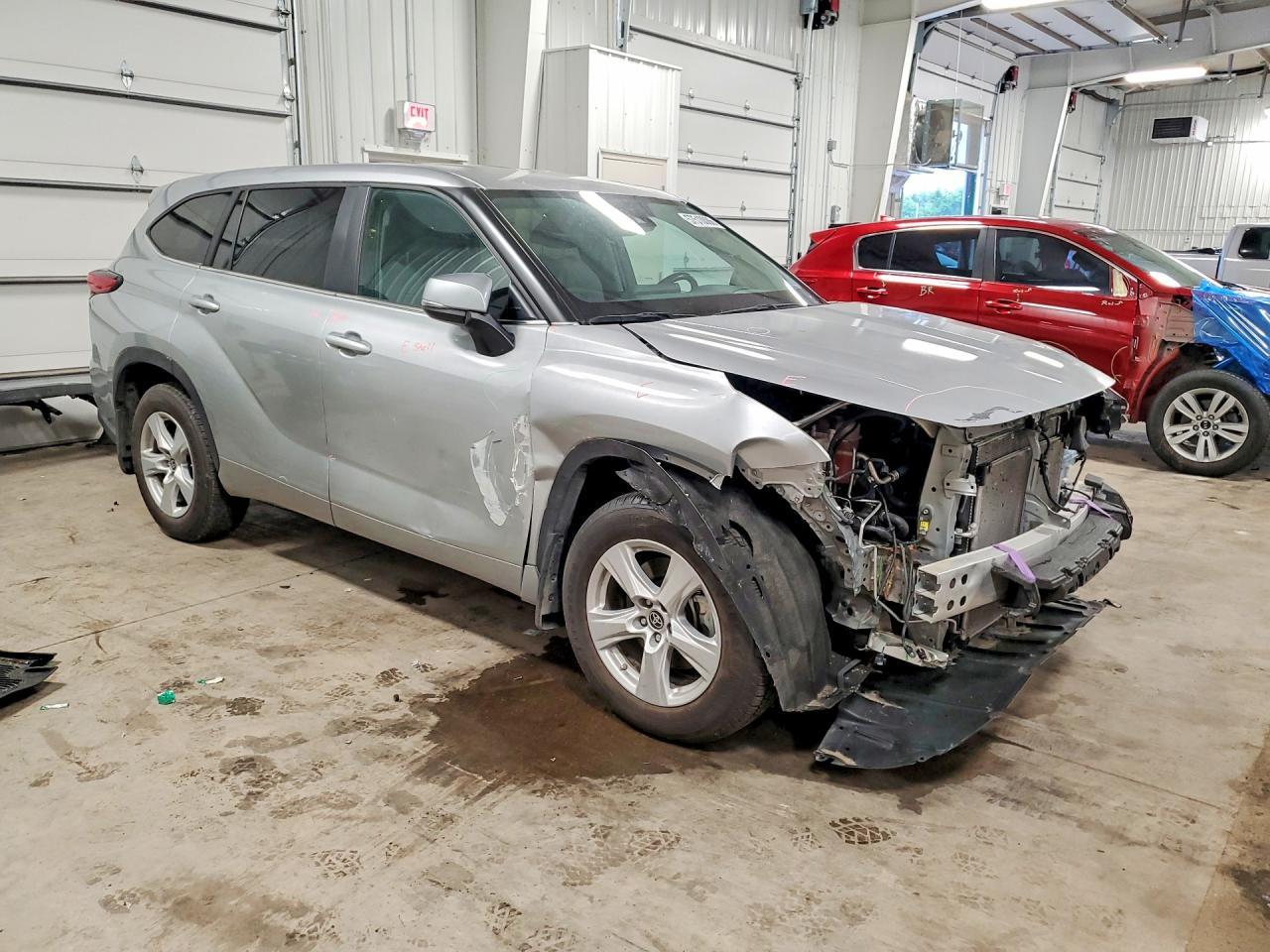 2024 Toyota Highlander Le - Image 4