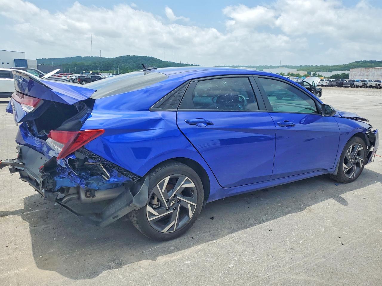 2025 Hyundai Elantra Sel Sport - Фото 3