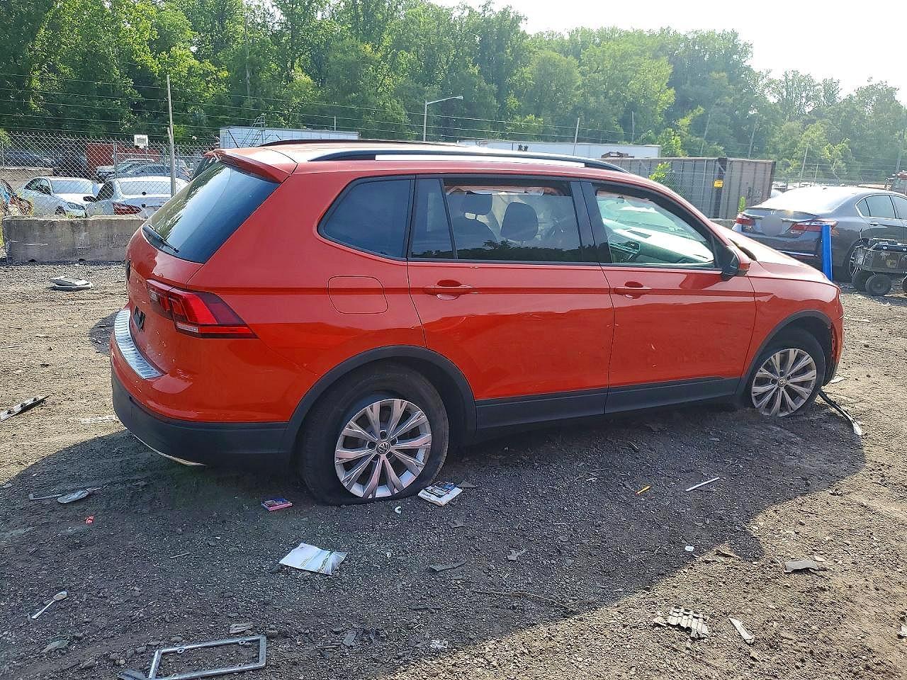 2019 Volkswagen Tiguan S - Фото 3