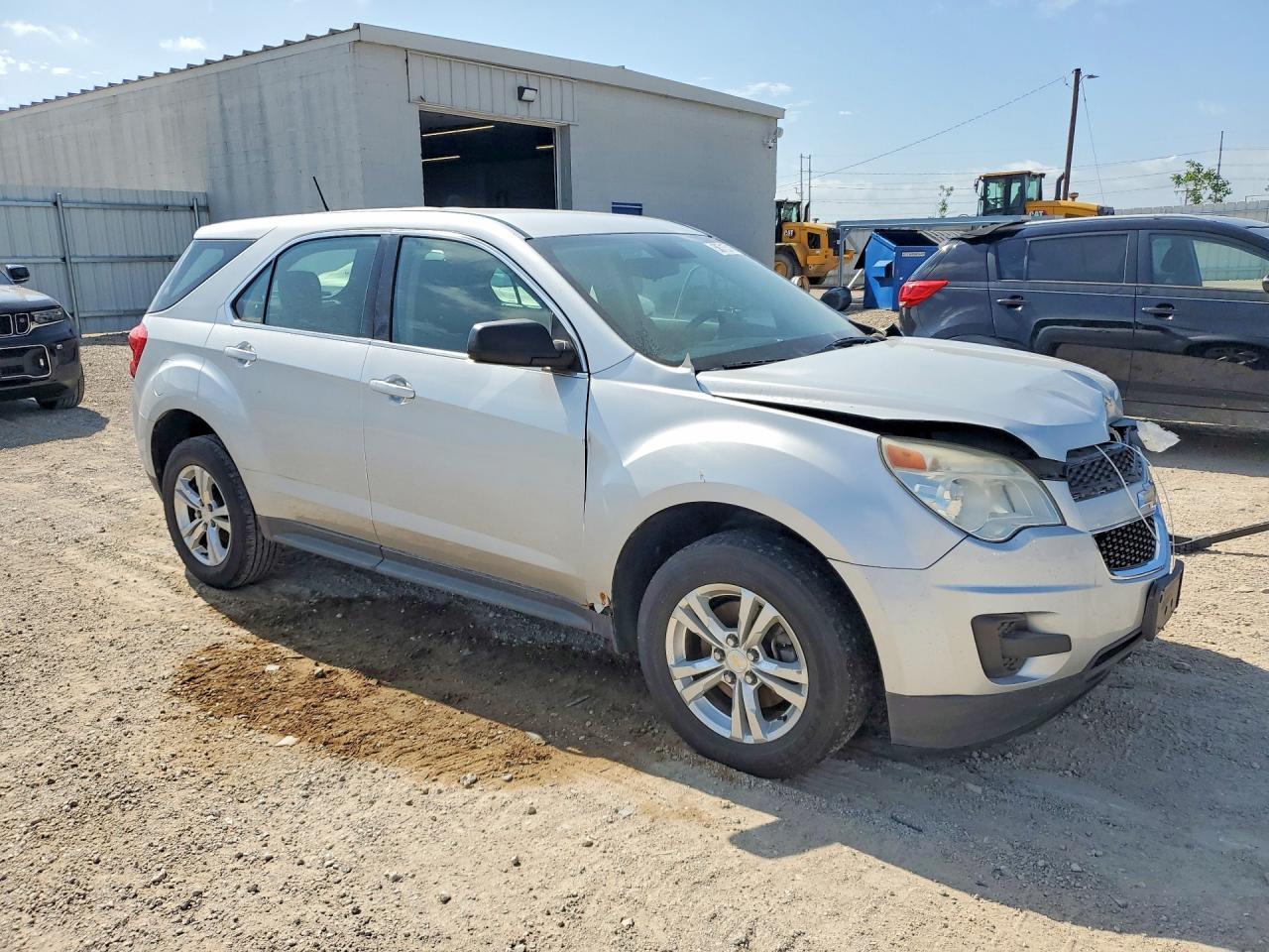 2013 Chevrolet Equinox Ls - Image 4