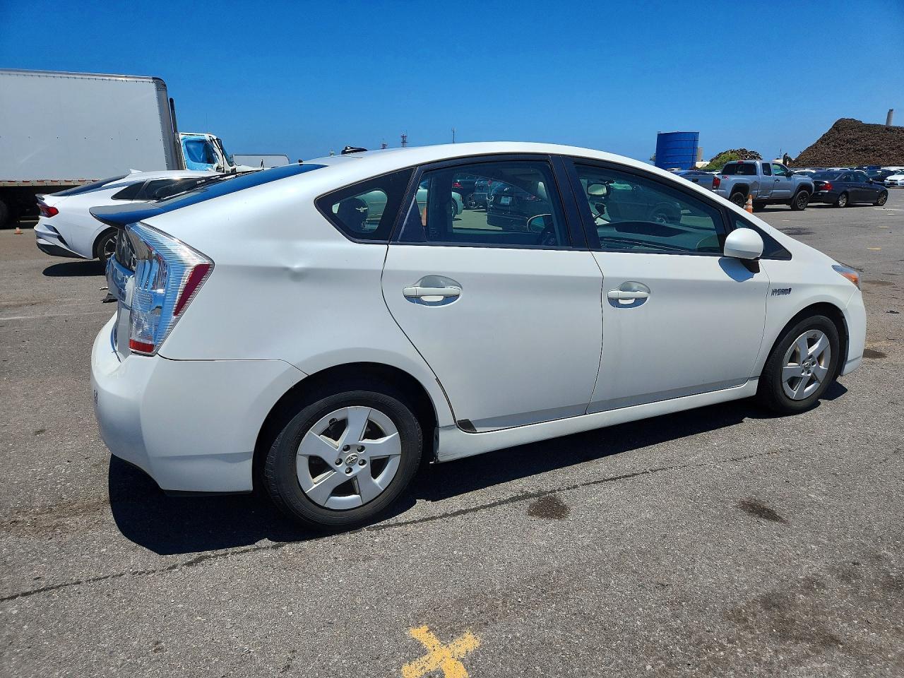 2011 Toyota Prius One - Фото 3