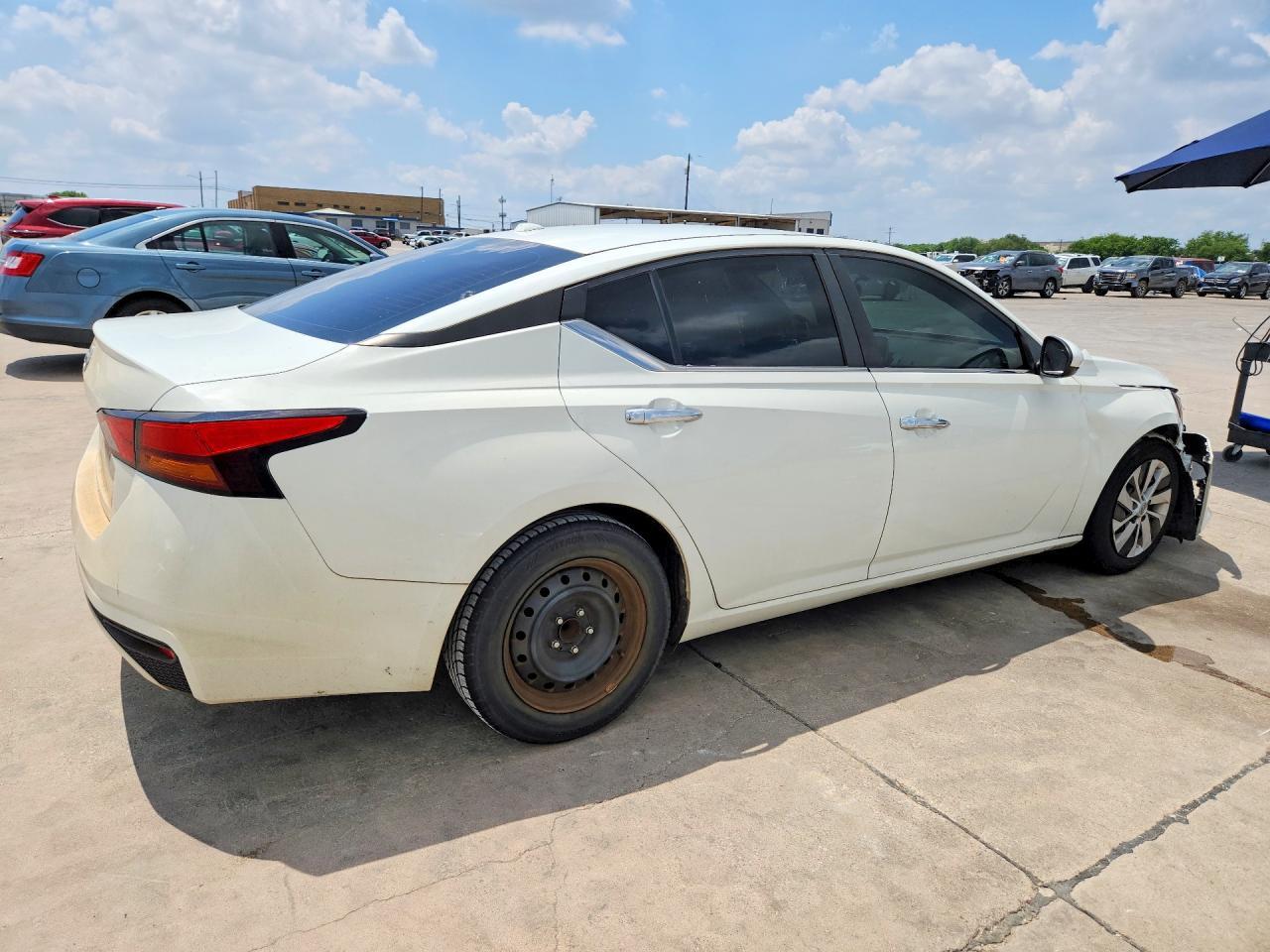2019 Nissan Altima S - Фото 3