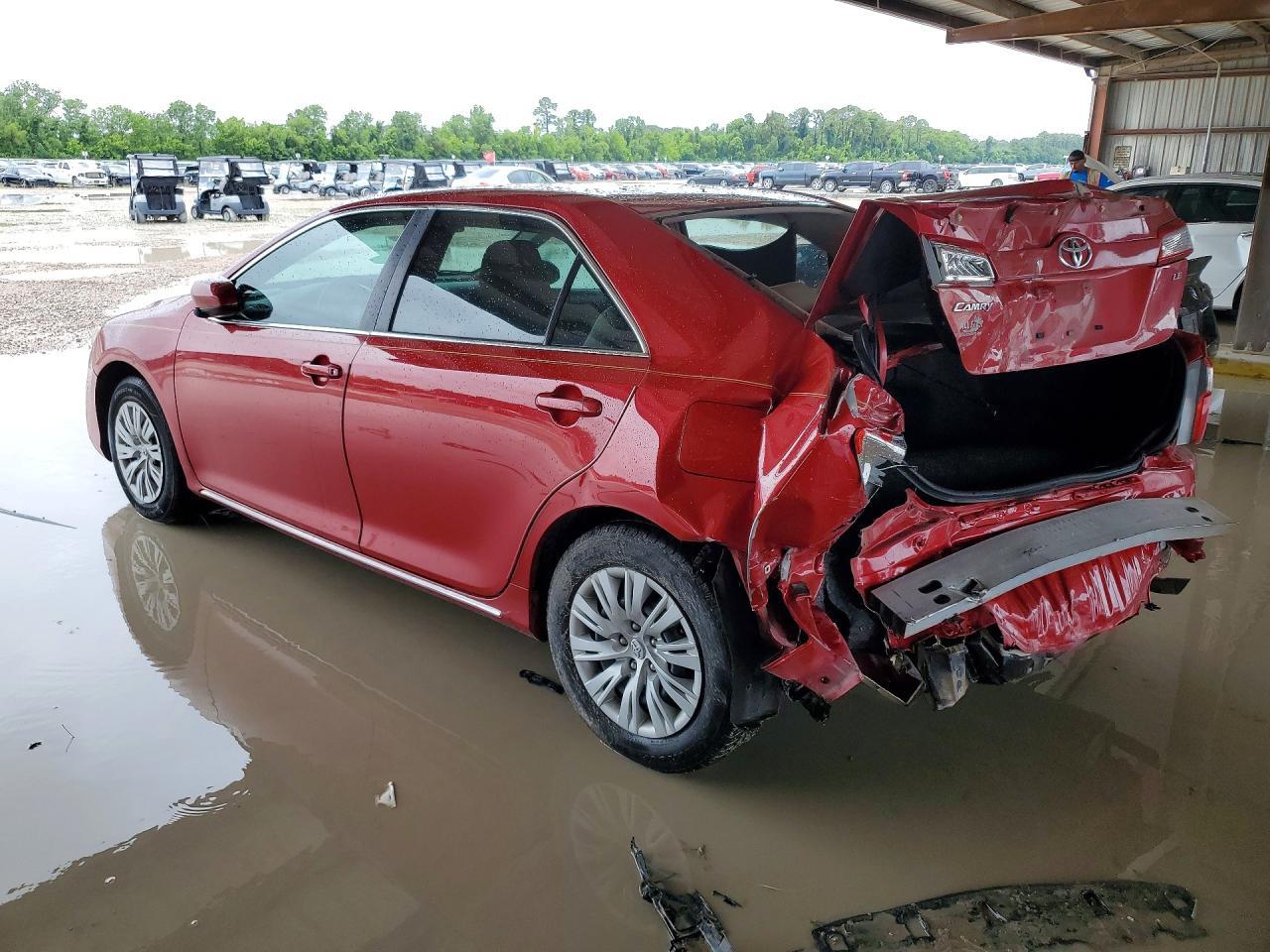2012 Toyota Camry L - Фото 2