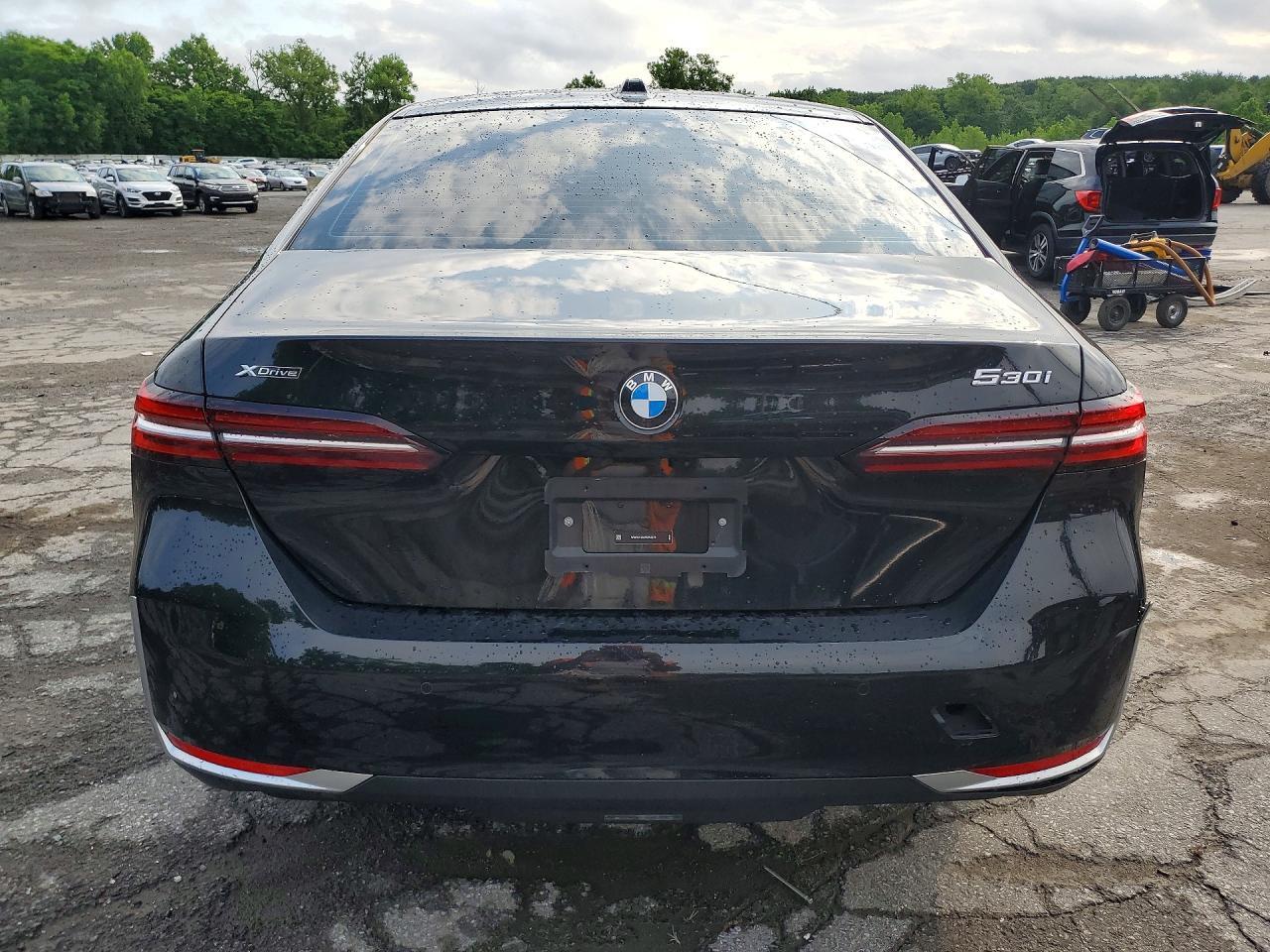 2024 BMW 530 Xi - Image 6