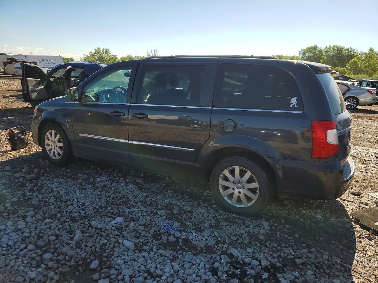 2014 Chrysler Town & Country Touring - Фото 2