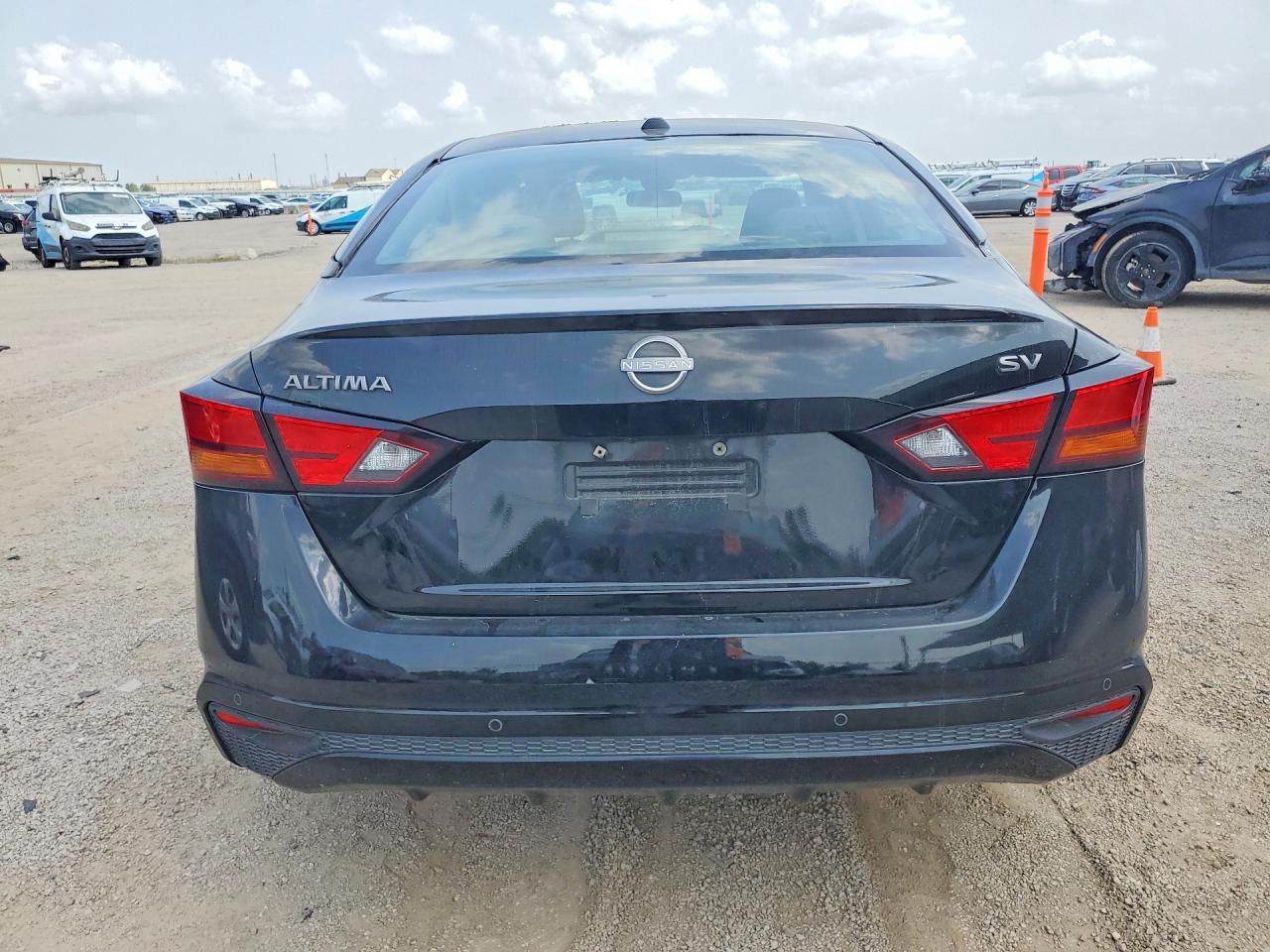 2023 Nissan Altima Sv - Image 6