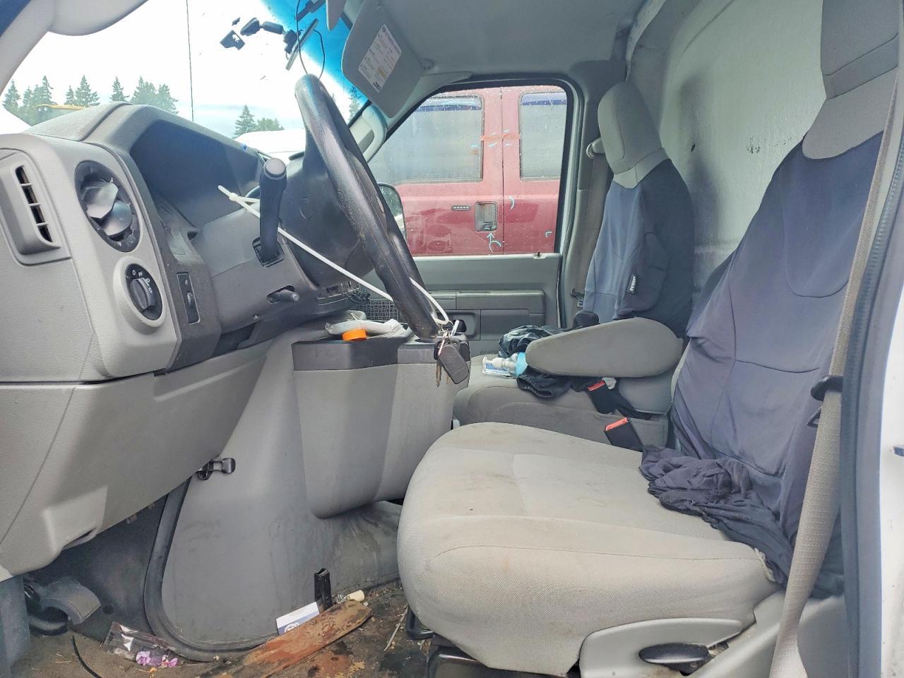2018 Ford Econoline E350 Super Duty Cutaway Van - Фото 7