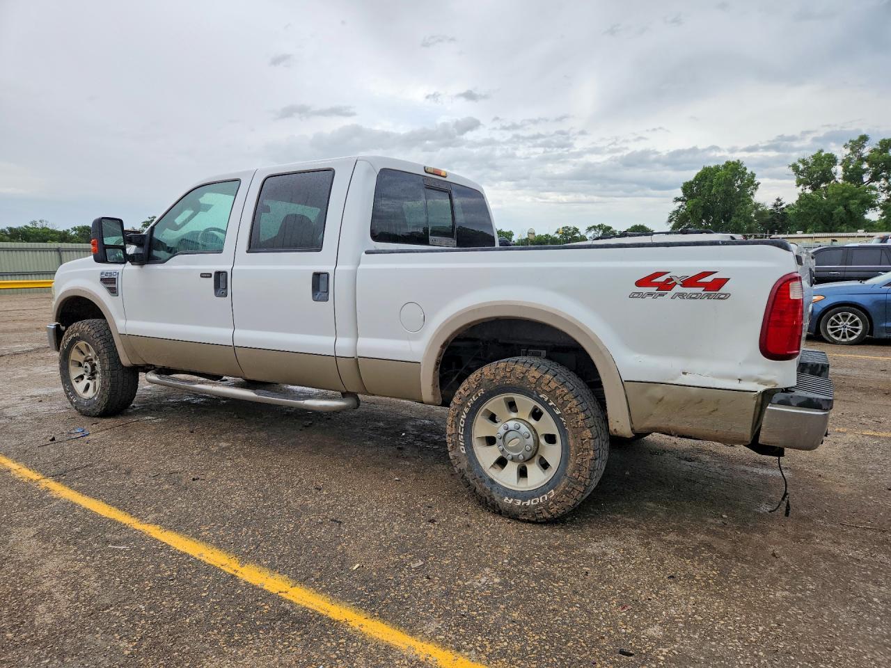 2009 Ford F250 Super Duty - Image 2