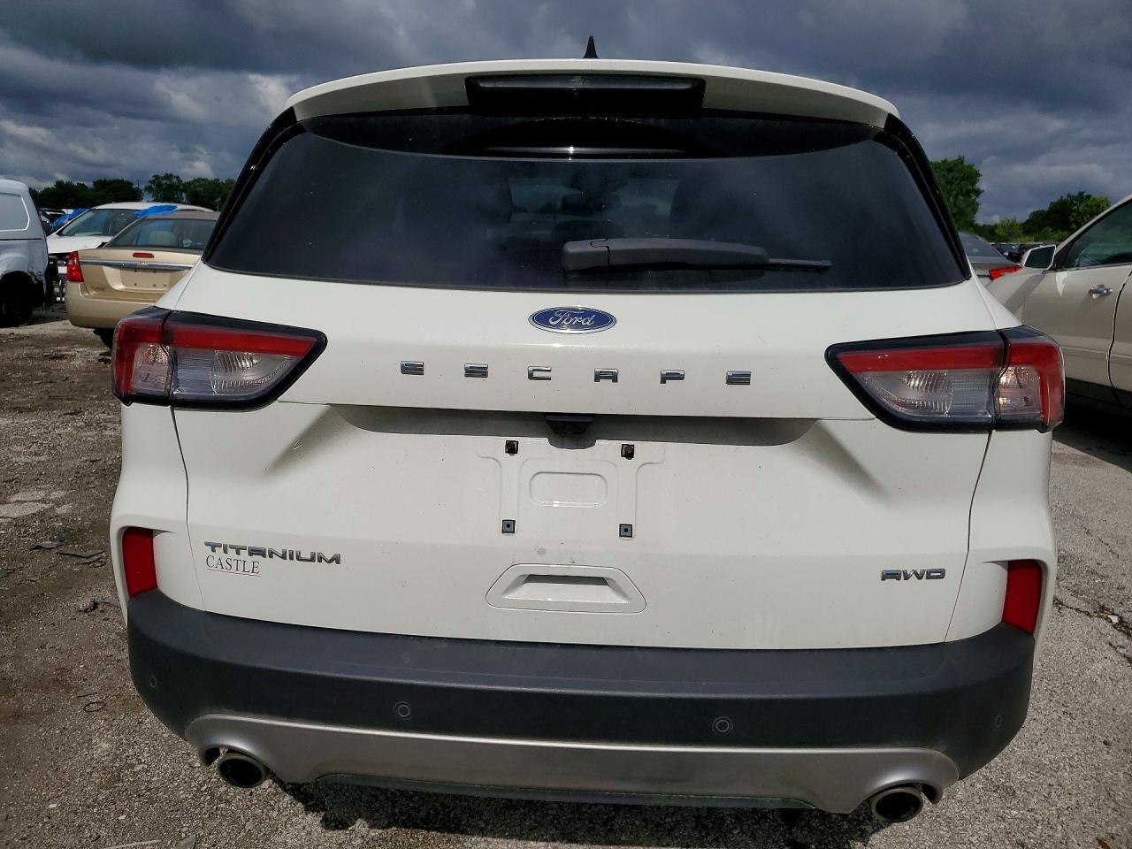 2022 Ford Escape Titanium - Image 6