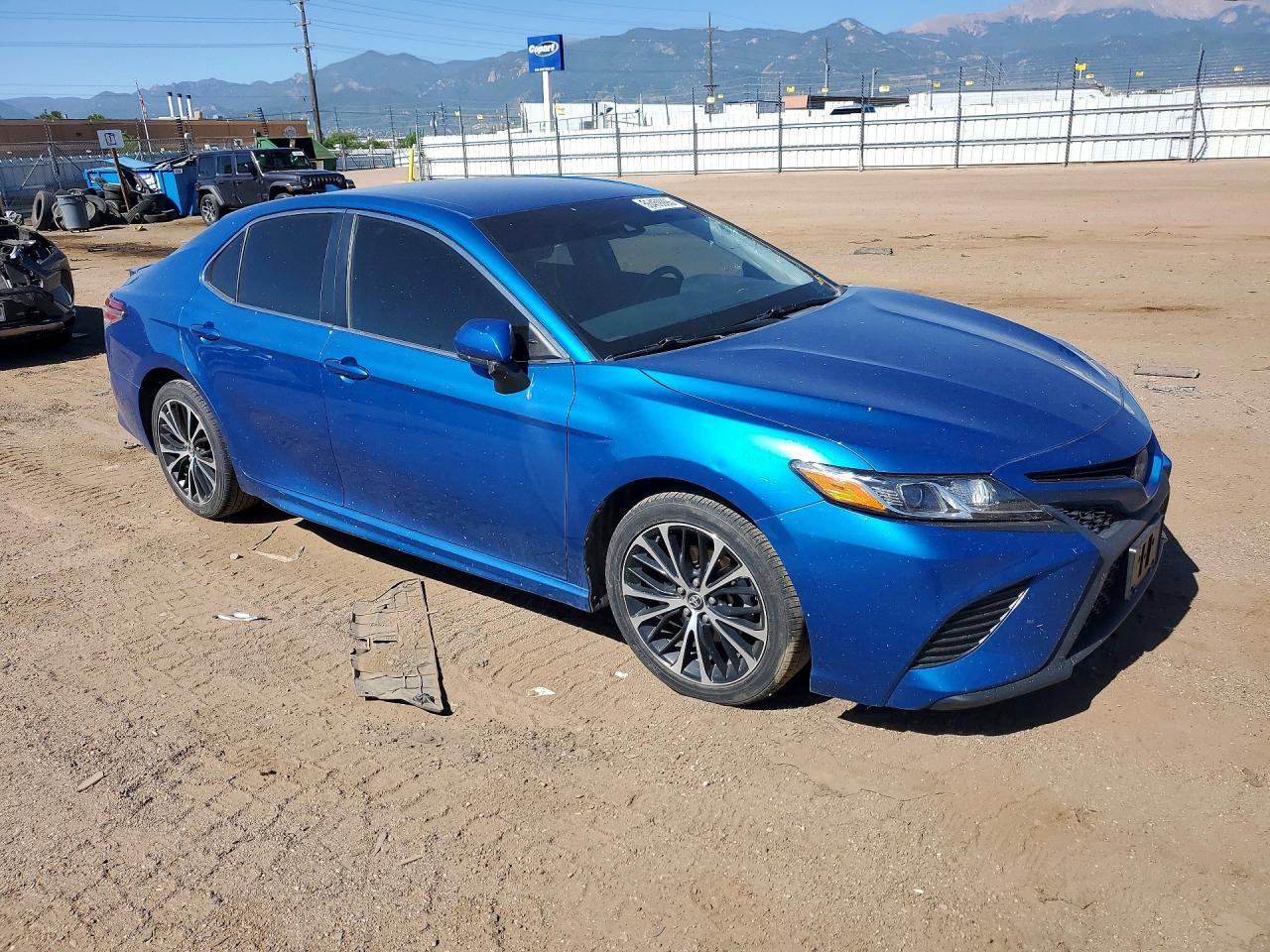 2020 Toyota Camry Se - Фото 4