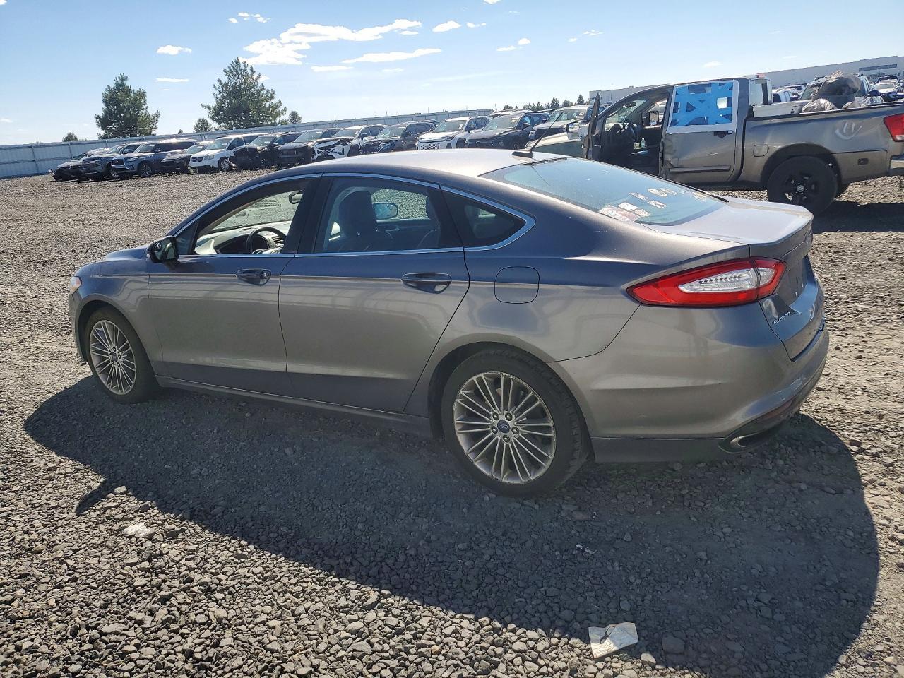 2013 Ford Fusion Se - Фото 2