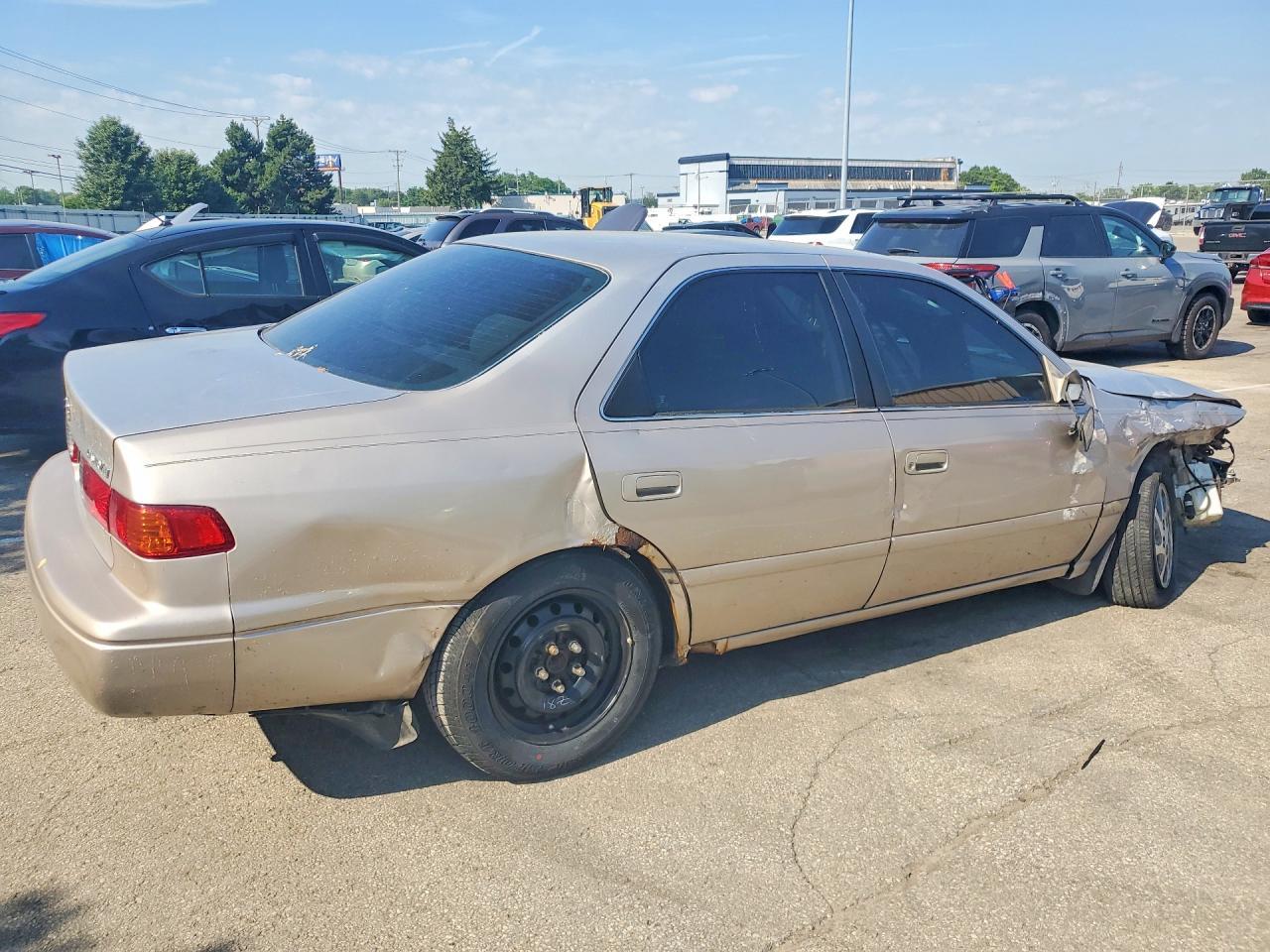 2000 Toyota Camry Le - Фото 3