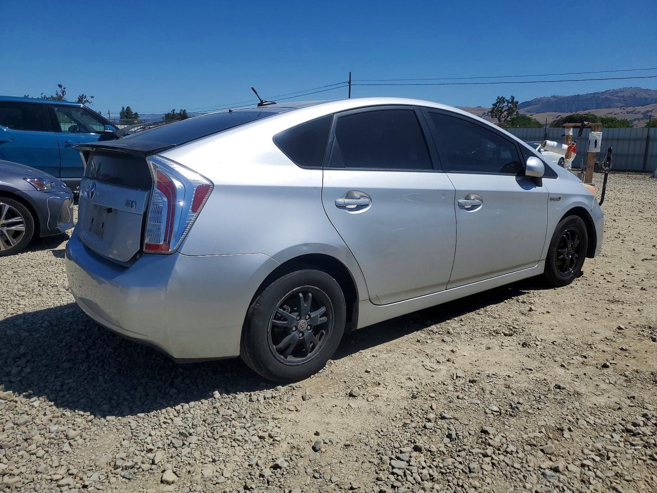 2012 Toyota Prius Three - Фото 3