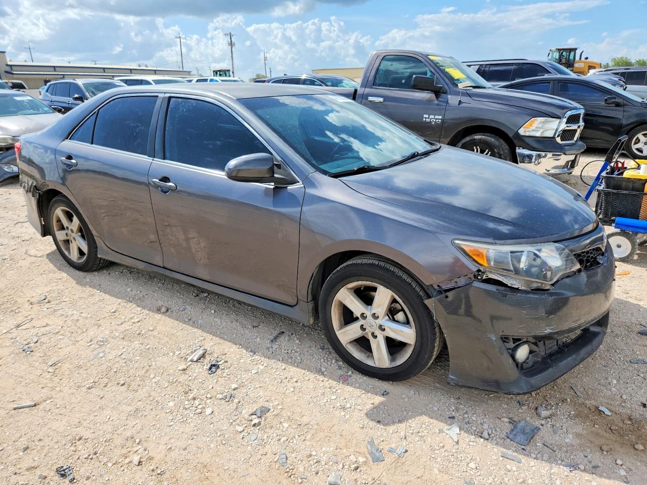 2014 Toyota Camry Se - Image 4