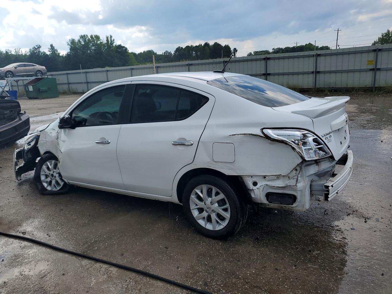 2019 Nissan Versa Sv - Image 2