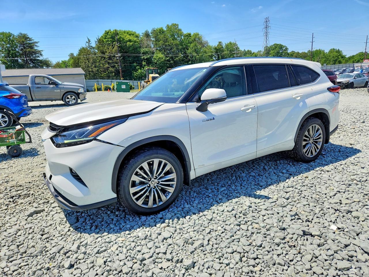 2021 Toyota Highlander Hybrid Platinum