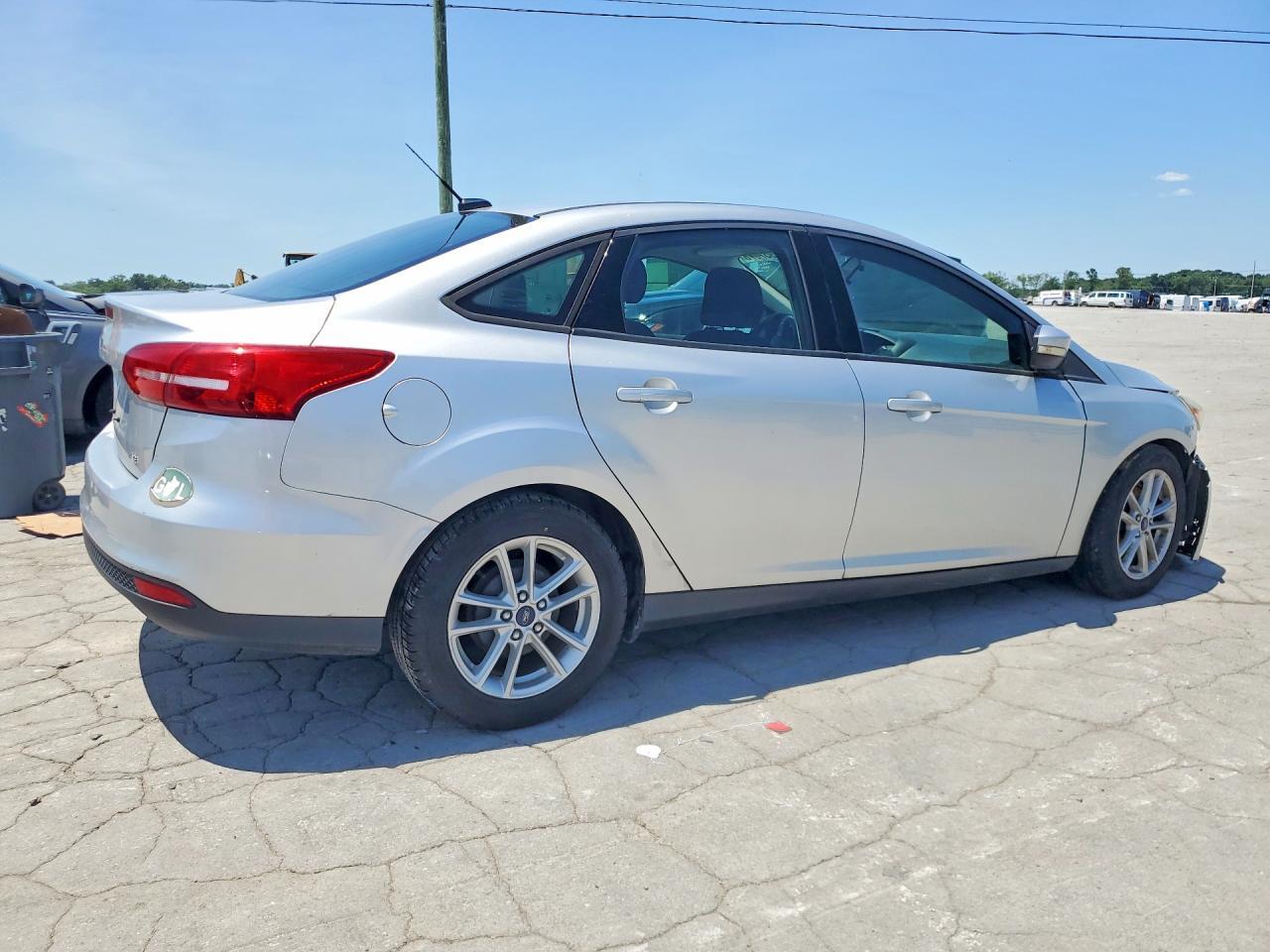 2017 Ford Focus Se - Image 3