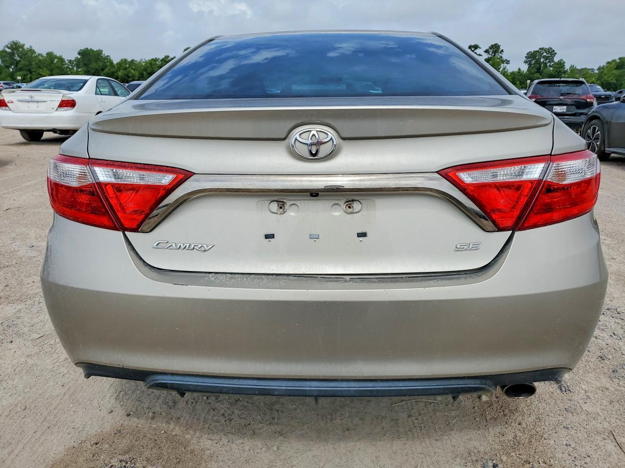 2017 Toyota Camry Se - Фото 6