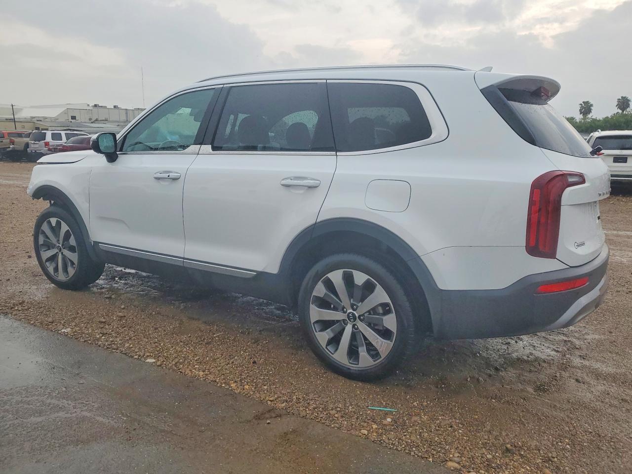 2022 Kia Telluride S - Фото 2