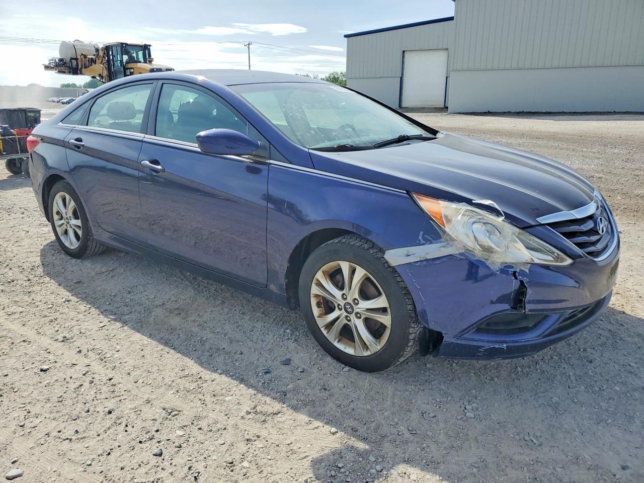 2011 Hyundai Sonata - Image 4
