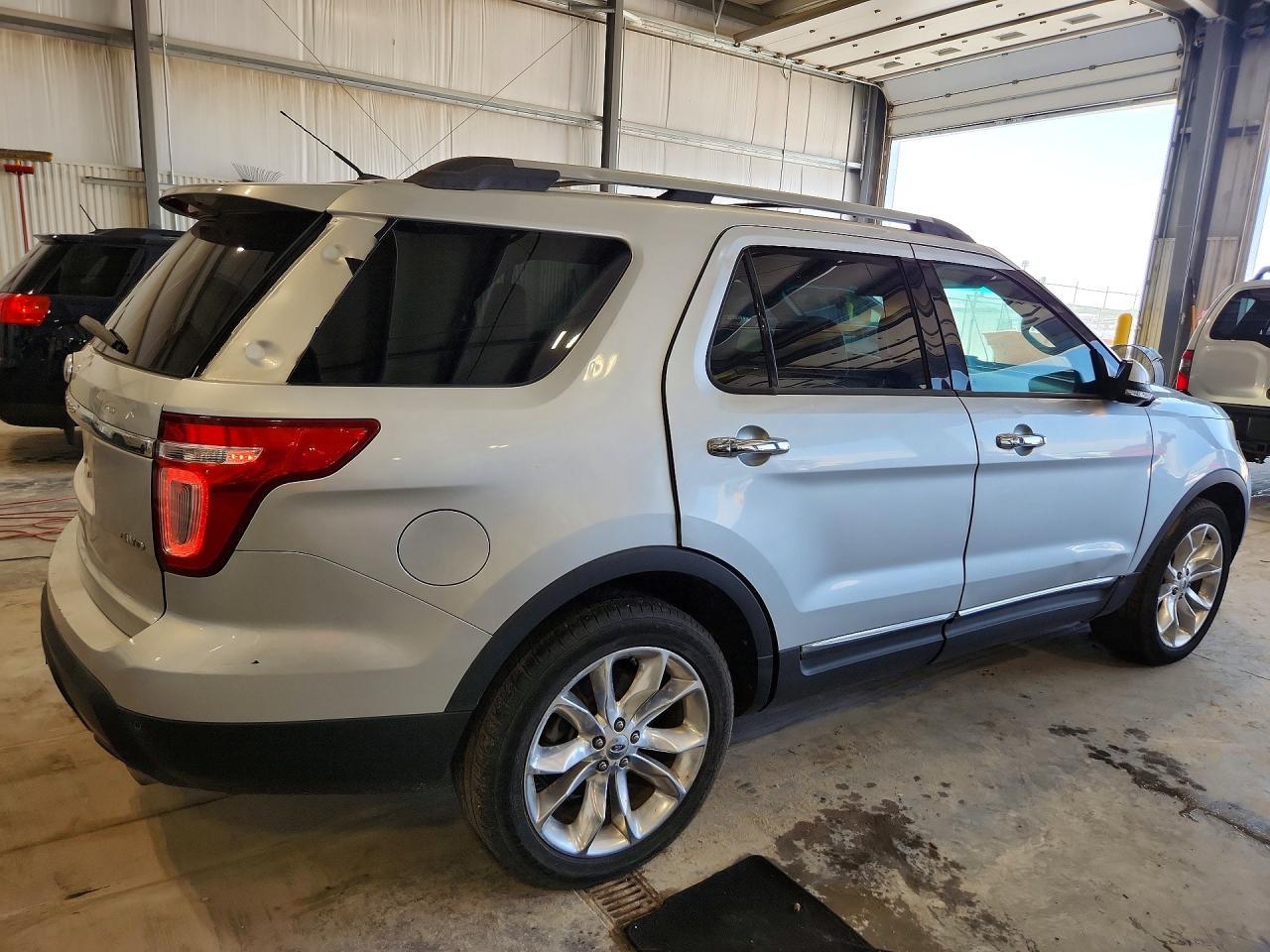2011 Ford Explorer Limited - Image 3