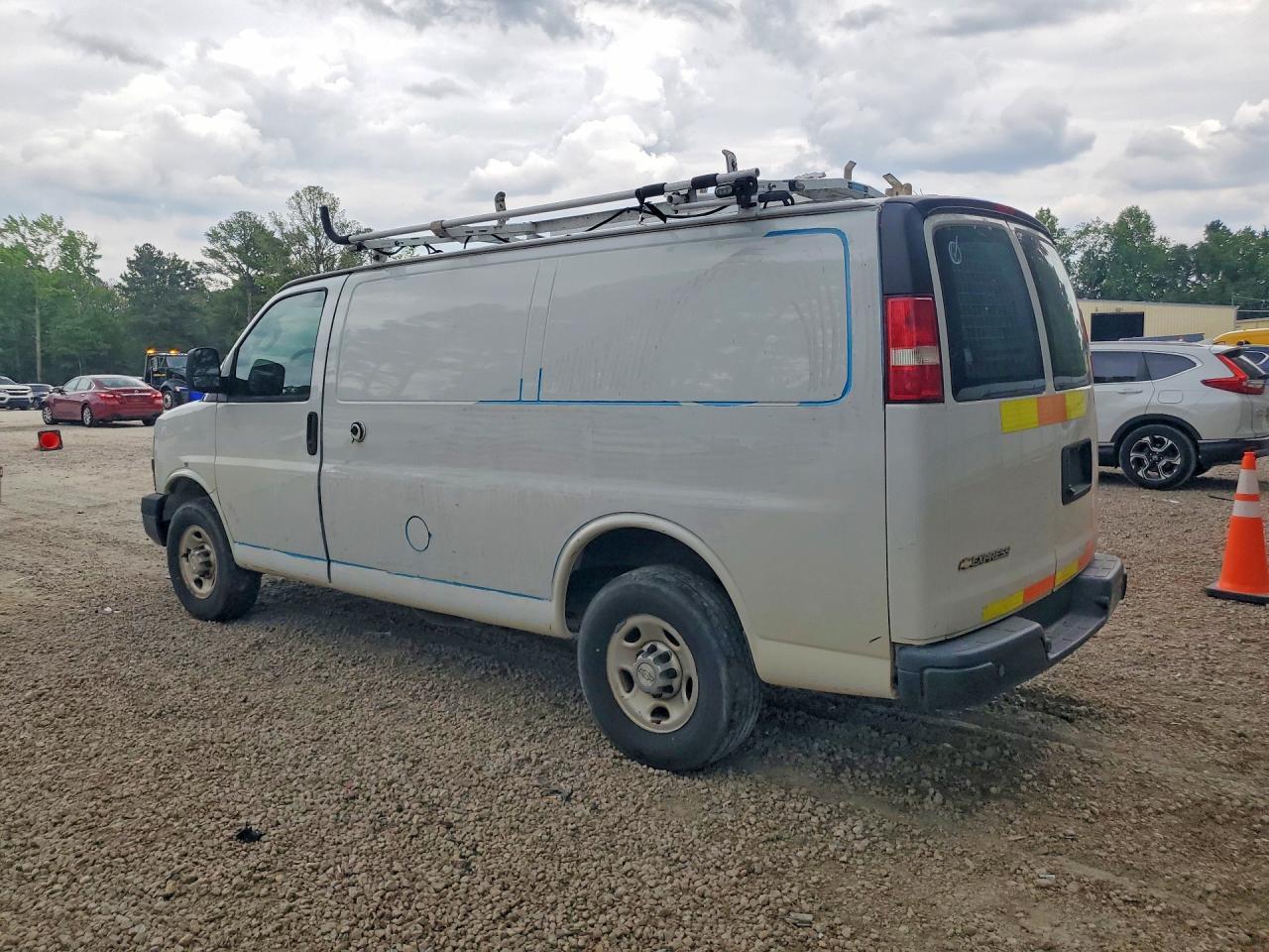 2018 Chevrolet Express G2500 - Image 2