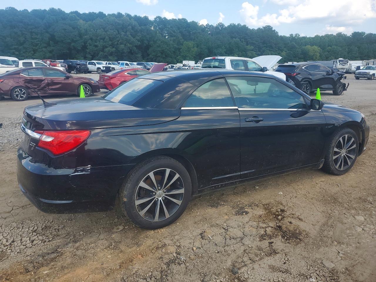 2013 Chrysler 200 S - Фото 3