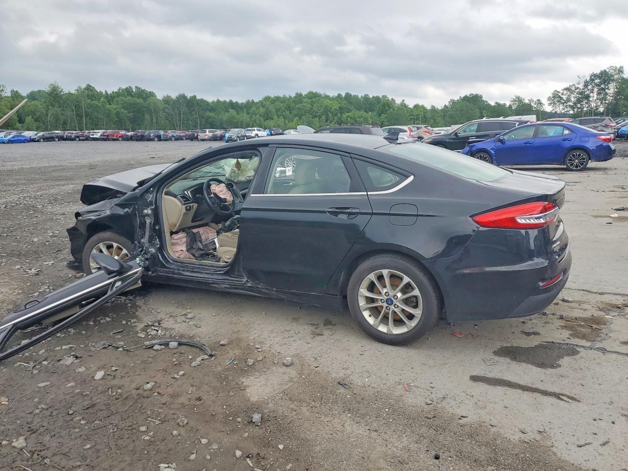 2019 Ford Fusion Se - Фото 2