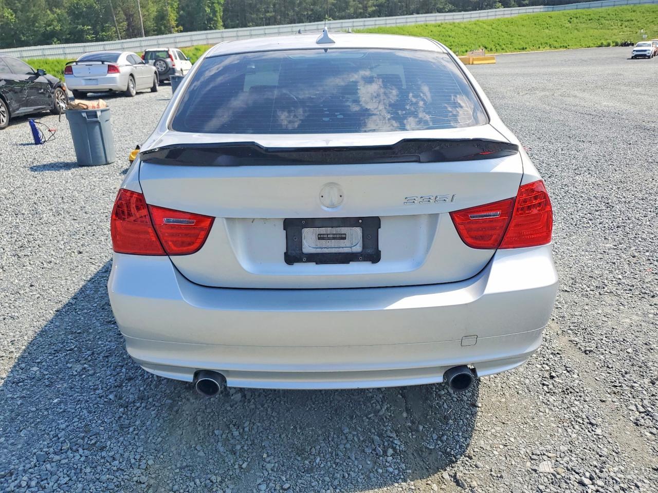 2010 BMW 335 Xi - Фото 6