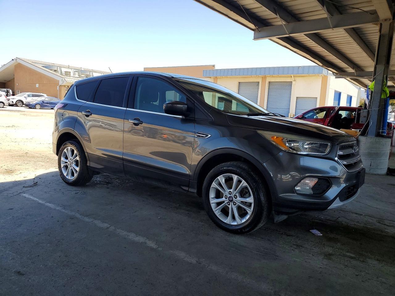 2017 Ford Escape Se - Фото 4
