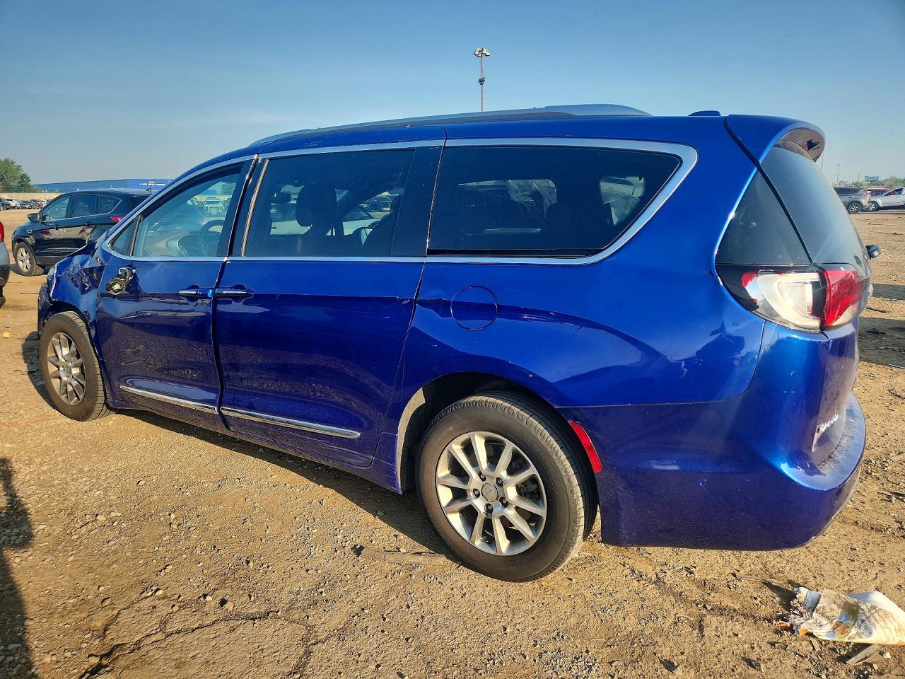 2020 Chrysler Pacifica Limited - Фото 2