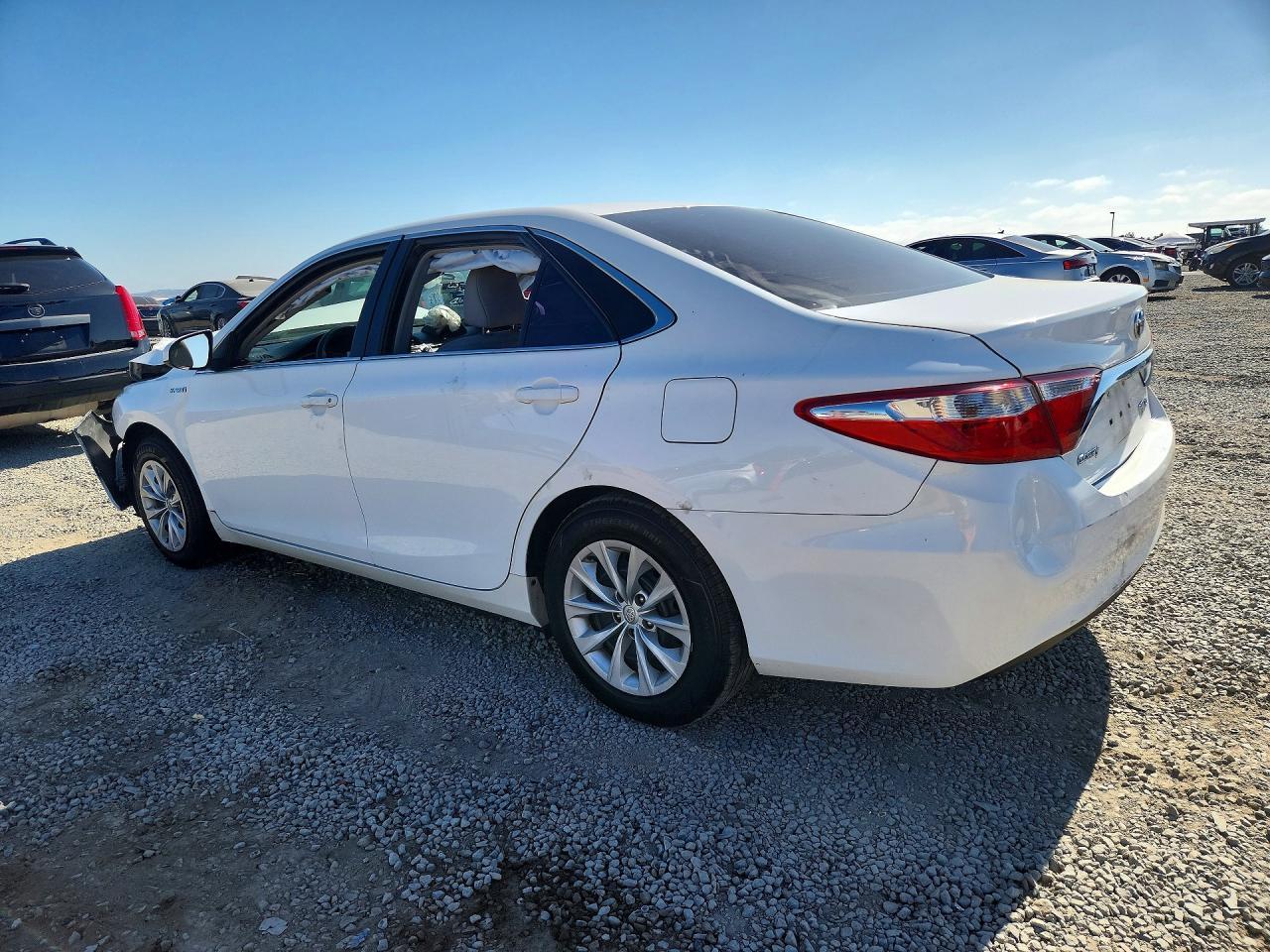 2016 Toyota Camry Hybrid Le - Фото 2